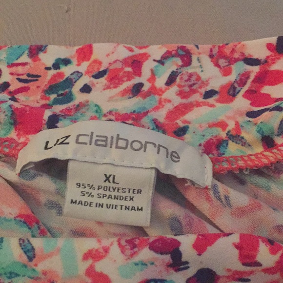 Colorful blouse . - Picture 2 of 2